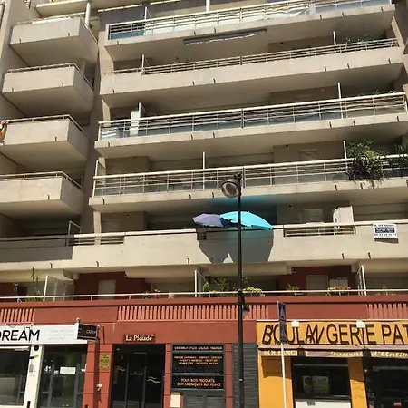 Centre D'antibes, Proche Plages 3 Pieces Climatisees Et Parking Apartman