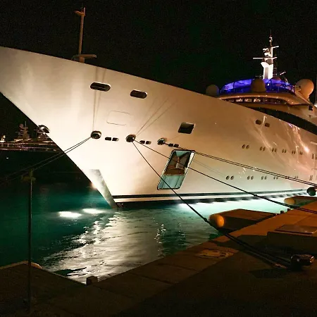 Centre D'antibes, Proche Plages 3 Pieces Climatisees Et Parking Apartman
