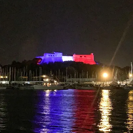 Centre D'antibes, Proche Plages 3 Pieces Climatisees Et Parking