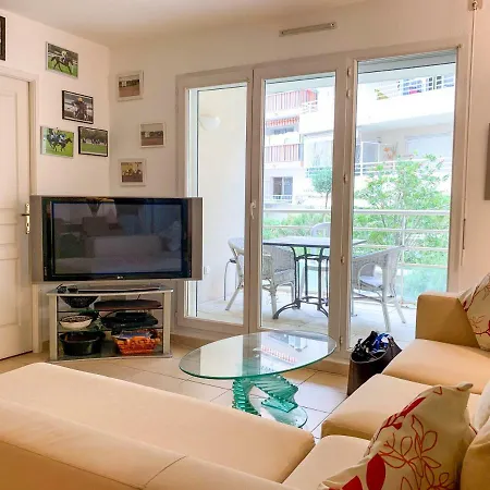 Centre D'antibes, Proche Plages 3 Pieces Climatisees Et Parking