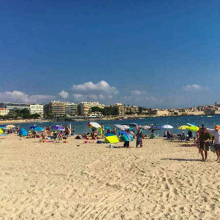 Centre D'antibes, Proche Plages 3 Pieces Climatisees Et Parking アパート アンティーブ