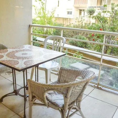 Centre D'antibes, Proche Plages 3 Pieces Climatisees Et Parking アパート